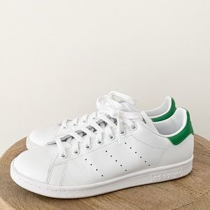 Like New Adidas Stan Smith sneakers | Womens | Size 8